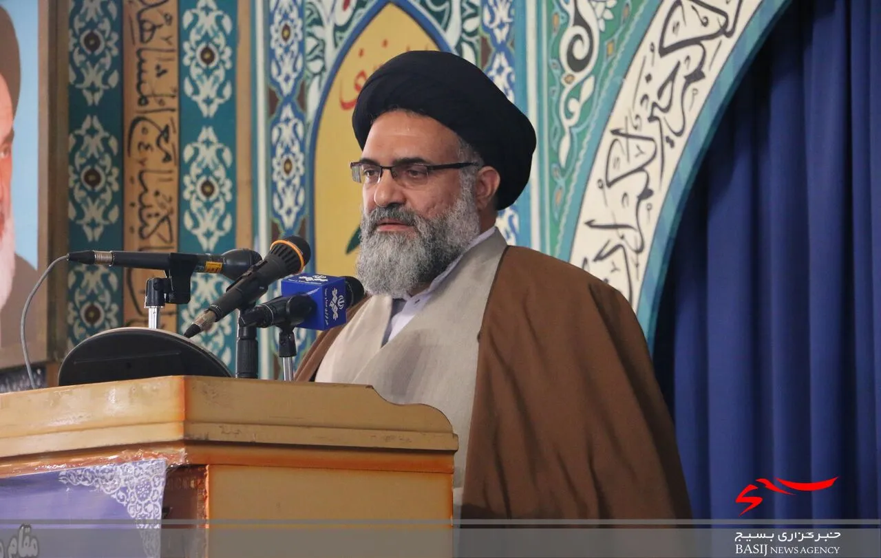 رزمایش کمک مومنانه حرکتی انقلابی و در تاریخ ایران کم سابقه بود