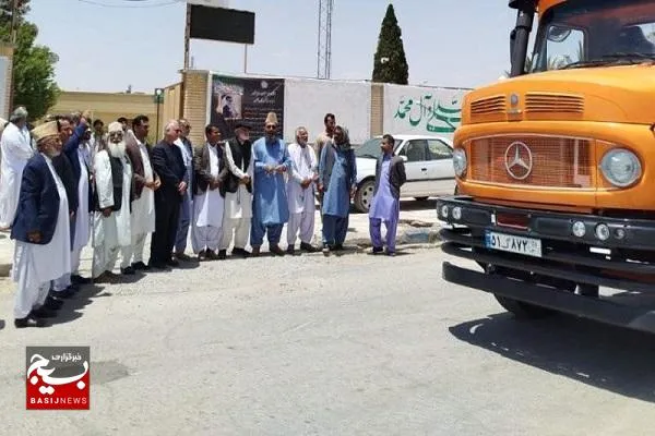 یک دستگاه تانکر آب‌رسان به عشایر شهرستان تفتان اهدا شد