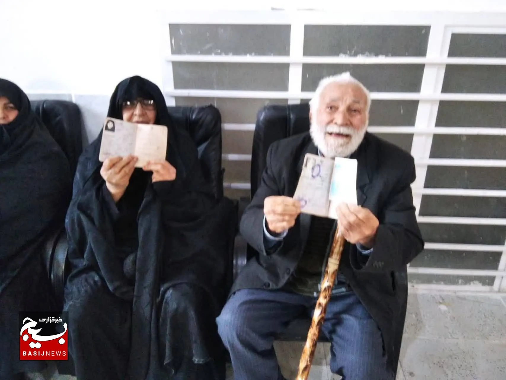 خلق حماسه‌ای دیگر از مردم خلیل آباد با مشارکت ۶۵ درصدی در انتخابات+تصاویر