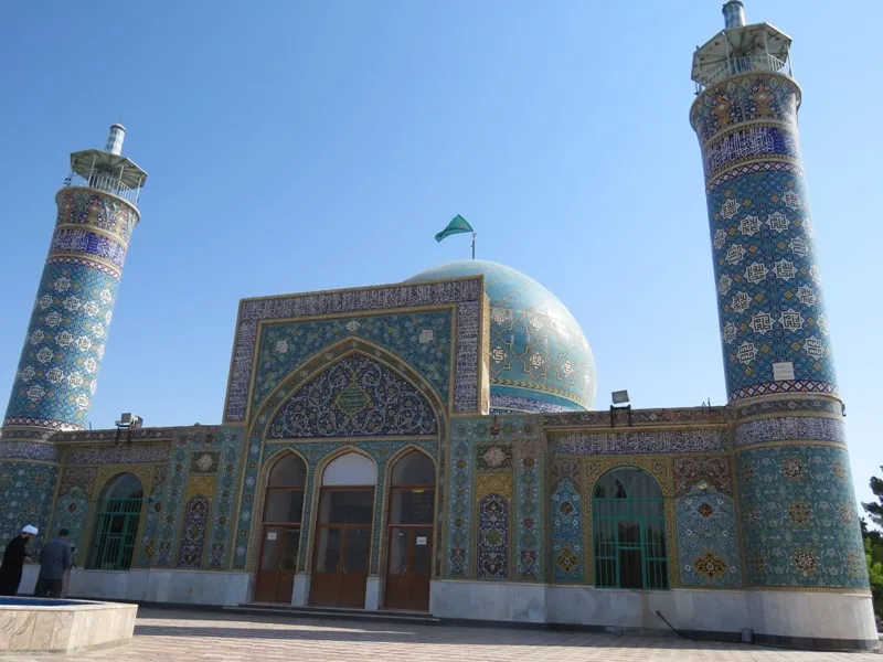 آئین غبار روبی ضریح مطهر امامزاده محمد دیباج در درگز+تصاویر