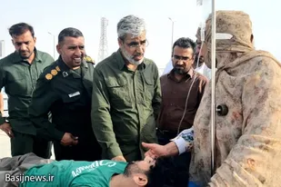 حضور سپاه و بسیج در مناطق زلزله زده