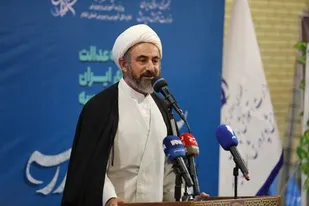 امام جمعه ایلام:پرچم ایران اسلامی در قله&zwnj;های پیشرفت برافراشته شده است