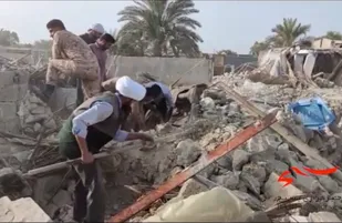خدمت رسانی طلاب و روحانیون بسیجی به مردم زلزله زده سایه خوش