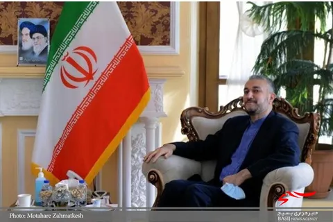 به هیچ وجه از خطوط قرمز عبور نمی‌کنیم