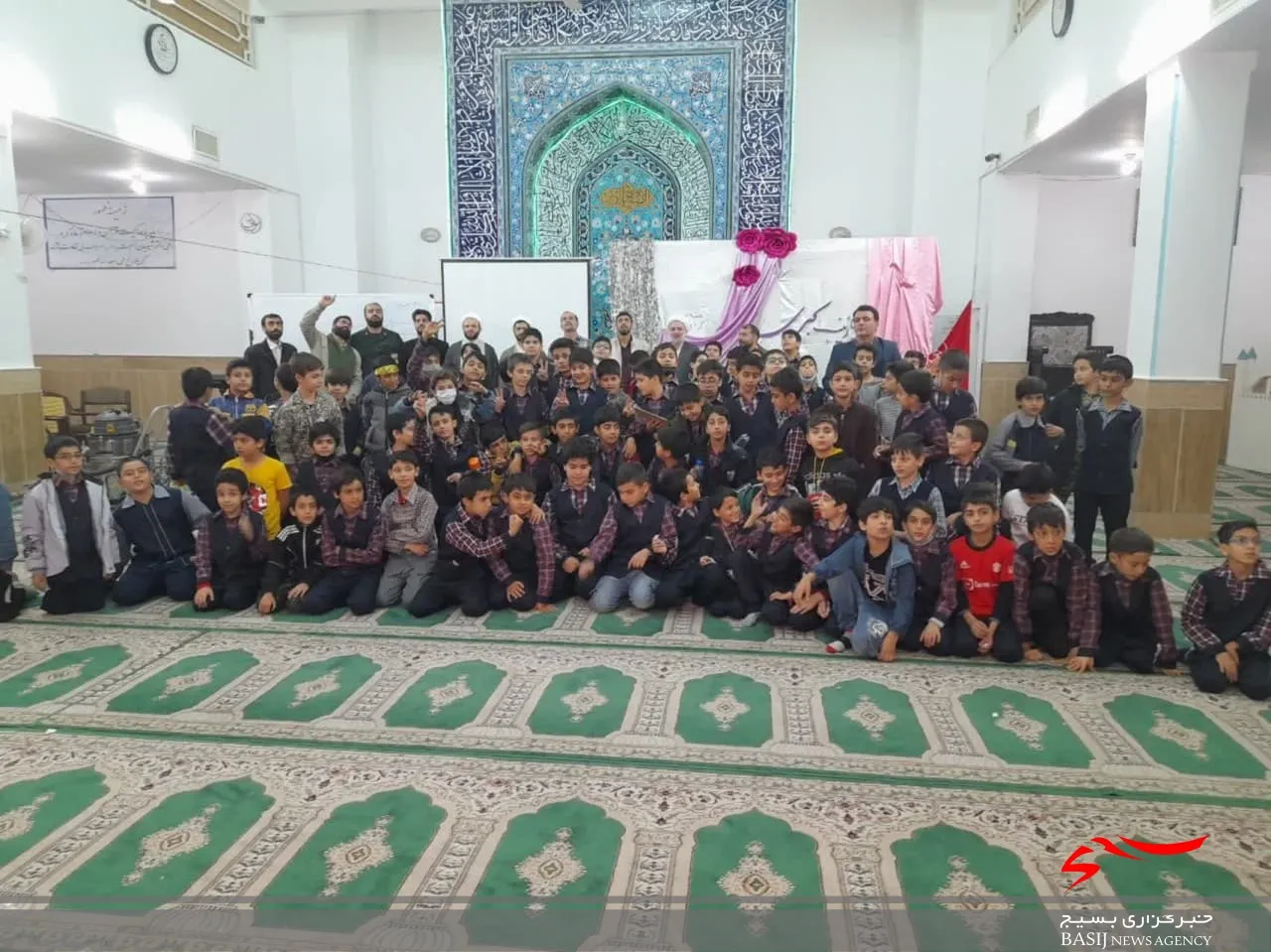 برگزاری ویژه برنامه جشن برای دهه نودی‌ها در مسجد امام حسن مجتبی(ع)