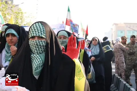 گزارش تصویری از رزمایش ۵۰ هزار نفری «الی بیت المقدس» بسیجیان تهران