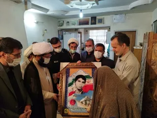 تقدیر و تجلیل از خانواده معظم و معزز طلبه شهید حسن زاده