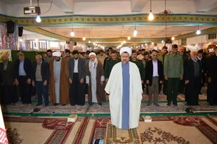 نماز جماعت نماد وحدت جامعه اسلامی است