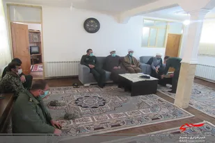 دلجویی مسئولین سپاه رزن از خانواده مدافع حرم &laquo;علی خاوری&raquo;