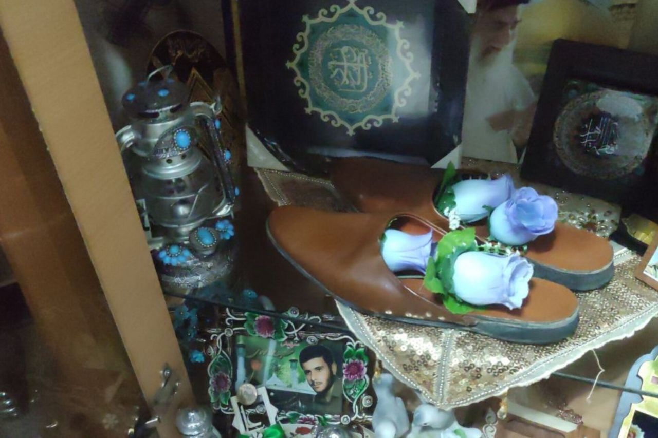 هشت سال جنگ، هشت سال انتظار؛ روایت مادری که دو بار برای فرزند شهیدش تشییع گرفت هشت سال جنگ، هشت سال انتظار؛ روایت مادری که دو بار برای فرزند شهیدش تشییع گرفت
