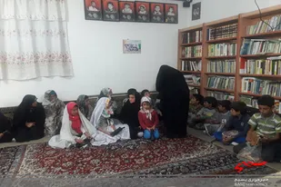توزیع لوازم&zwnj;التحریر بین دانش&zwnj;آموزان روستای ایوک