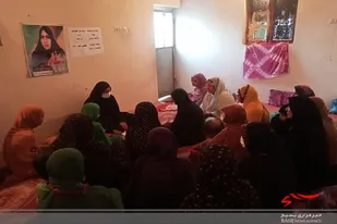 در دومین روز از دهه مبارک فجر، نشست سبک زندگی اسلامی خواهران در چابهار برگزار شد.