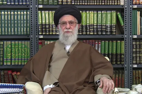 پیام تشکر امام خامنه ای از زحمات پزشکان و پرستاران