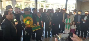 حضور خادمان امام رضا(ع) بر مزار شهدای هویزه همزمان با دهه کرامت