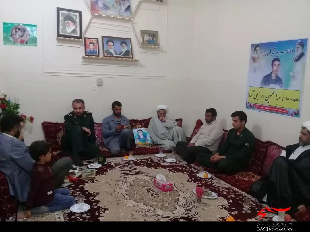 دیدار با خانواده شهدا و ایثارگران یک وظیفه است.