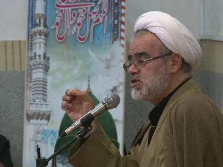 هدف دشمن از نفوذ تضعیف جایگاه رهبری و انقلاب است