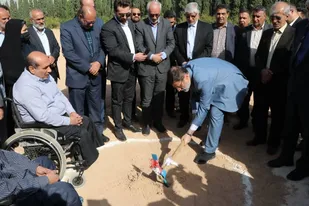 کلنگ بیمارستان ۶۰۰ تخت&zwnj;خوابی امام حسین(علیه&zwnj;السلام) بنیاد فارس در شیراز به زمین زده شد