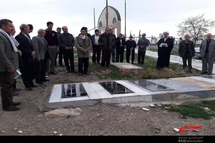 غبارروبی مزار شهدای روستای نظام&zwnj;آباد رزن