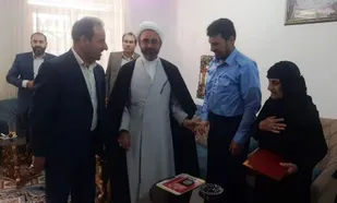دیدار با خانواده شهدا، ادای دین به مقام والای شهید است