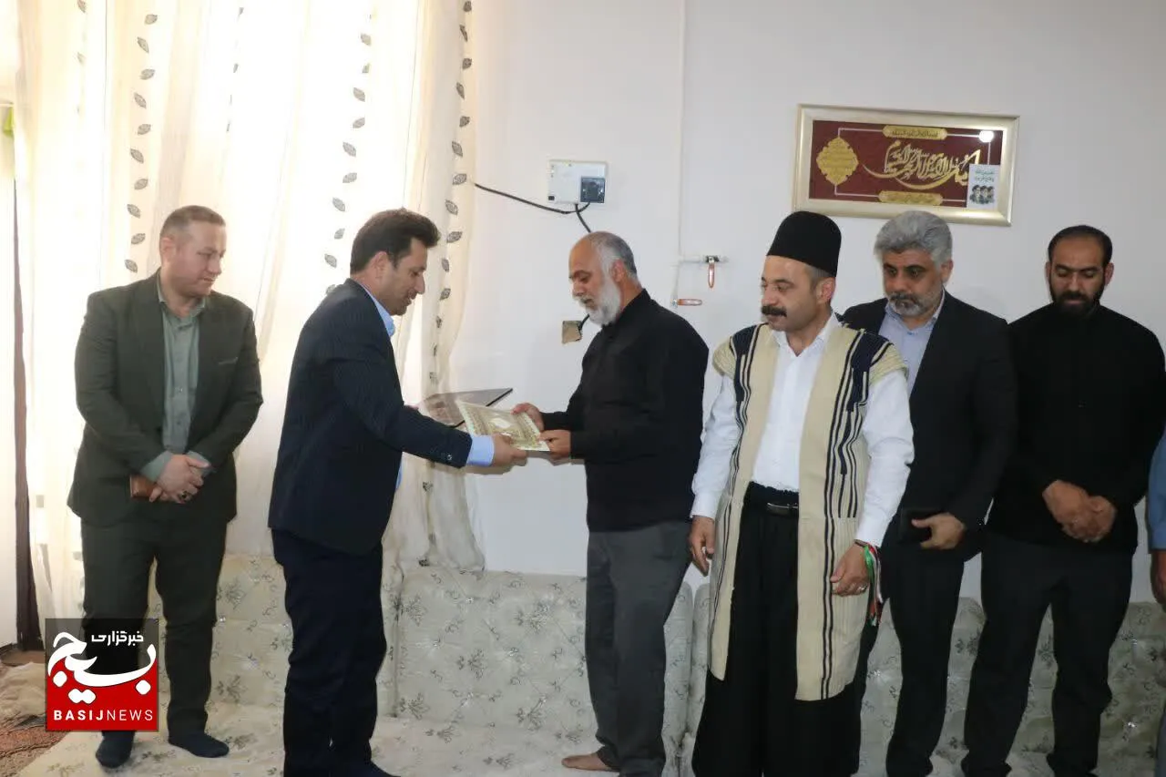 دیدار با خانواده‌های شهدای جنگ رمضان در استان خوزستان برگزار شد