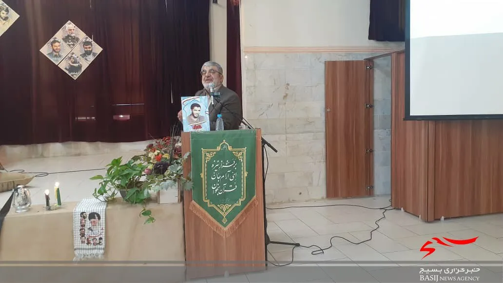 خروجی دارالقران ها اخلاق محوری باشد/فعالیت قرآنی،یاور ولایت باشد