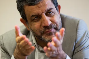 هشت سال در فضای مجازی خیانت شد/ دشمن این فضا را اشغال کرده است