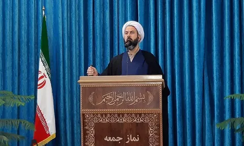 انسان با تقوا به دنبال شنیدن حرف های نامربوط و بی ربط نیست