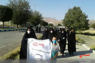 همایش پیاده&zwnj;روی رهروان زینبی به مناسبت هفته دفاع مقدس در اسدآباد