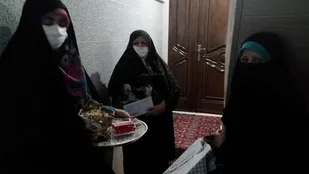 دیدار بسیجیان پایگاه سوره  شهریار با خانواده شهید بیرجندیان