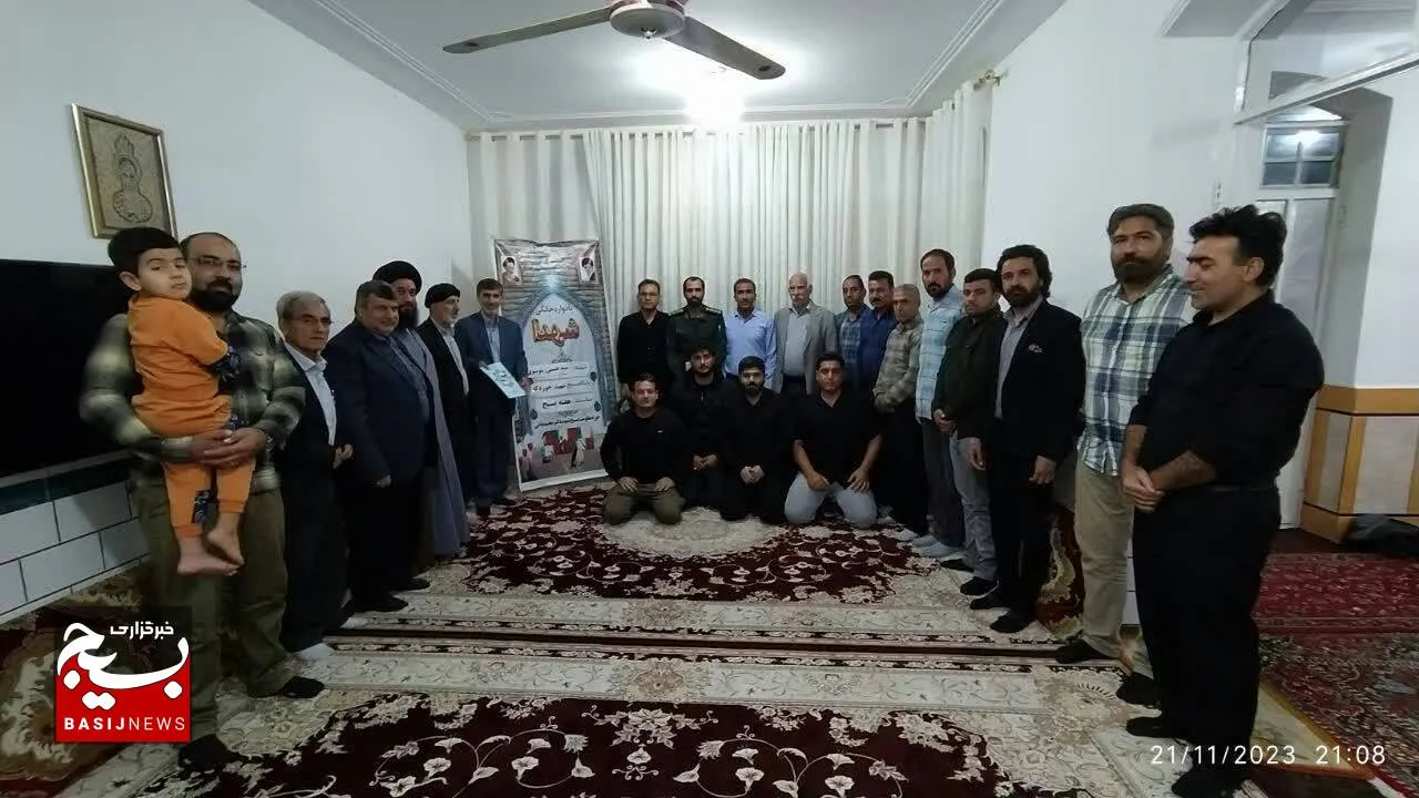 دیدار با خانواده پاسدار شهیدی که روز شهادتش روز تولدش بود