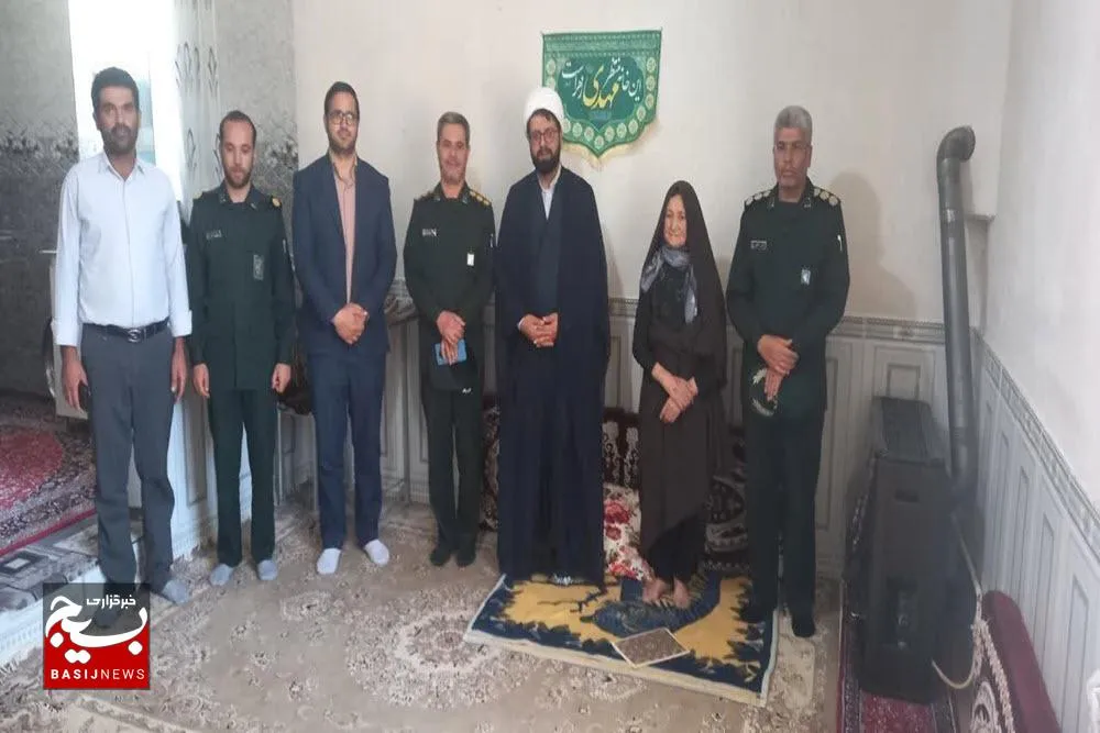 ایثار و رشادت شهدا مایه عزت و سربلندی کشور است