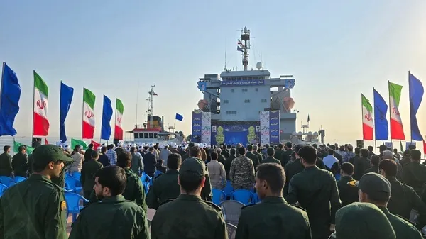 آغاز اجلاسیه سراسری نماز سپاه بر عرشه ناو شهید رودکی درخلیج فارس