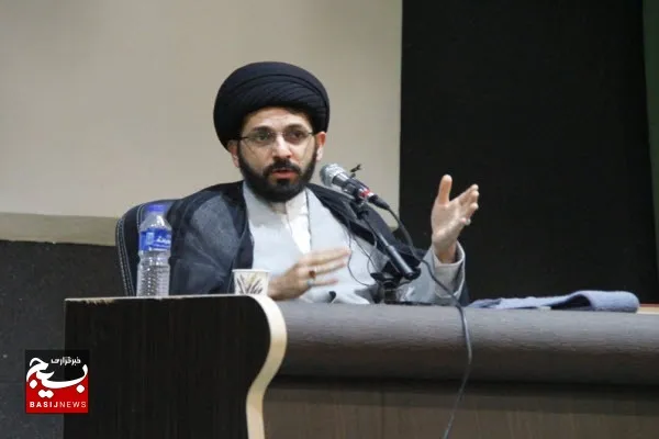 امروز جهاد تبیین فوری‌ترین جهاد است/ دشمن ولایت فقیه را هدف قرار داده است