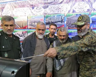 با همه وجود عاشق امام (ره) بود باهمه توان سرباز امام خامنه ای