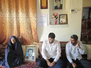 دیدار بسیجیان سامن باخانواده شهید&laquo;جابر شیرزادی&raquo;