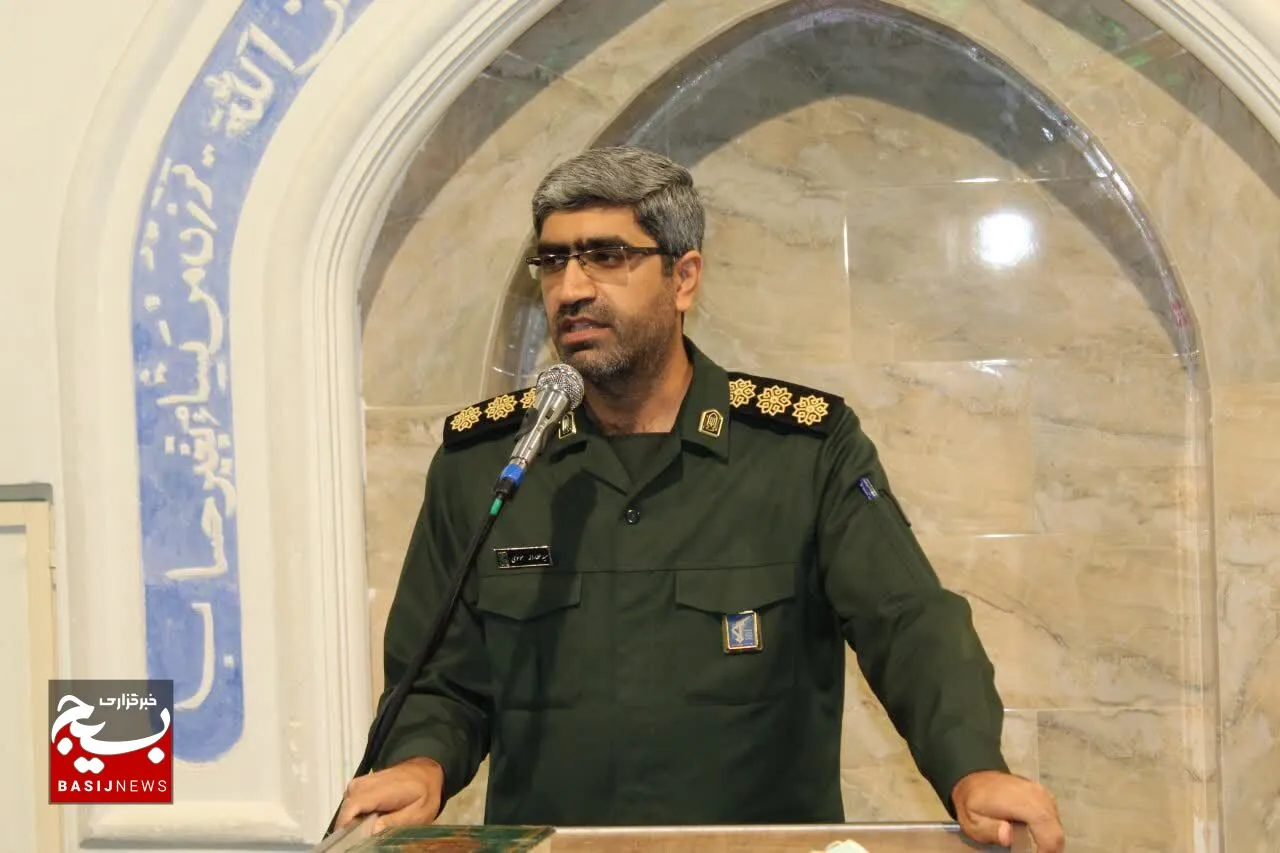 مسجد باید محور اصلی در همه امور باشد