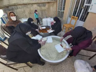 1000 پرس غذای گرم بین نیازمندان چوار توزیع شد