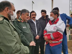 خدمات رسانی ۱۰ تیم سپاه ایلام در مناطق سیل زده مورموری