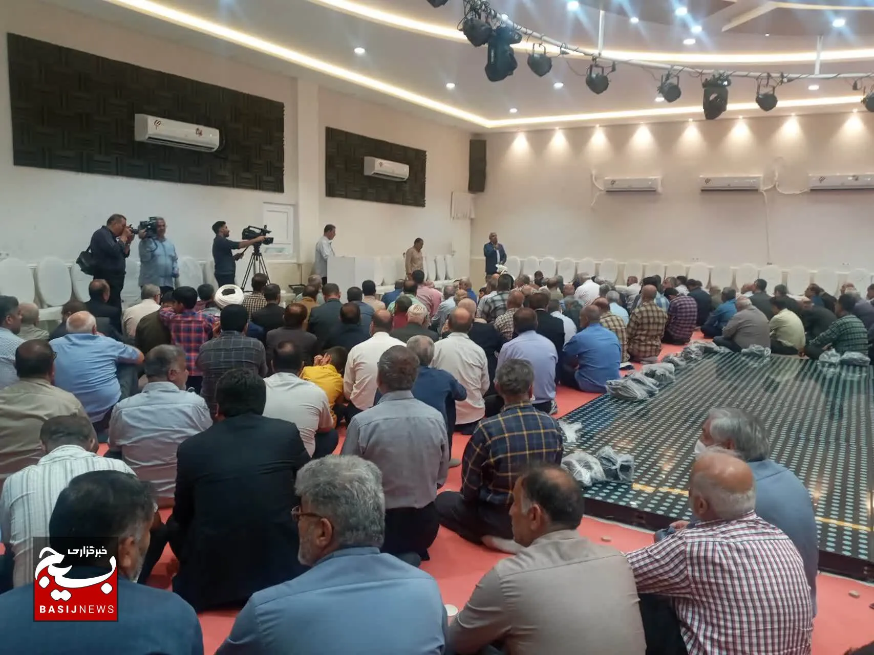 مراسم افطاری رزمندگان و مدافعان حرم شهرستان بهبهان برگزار شد