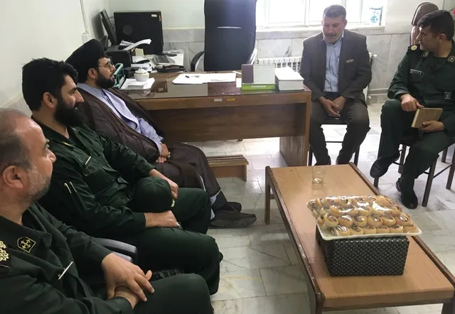 دیدار فرمانده سپاه لردگان با مسئولین آموزش و پرورش