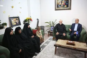 شهید کهریزی ابرقدرت‌ها را به عقب راند و خار چشم دشمنان بود