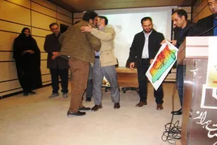 تجلیل از کاریکاتوریست جبهه فرهنگی انقلاب در همدان