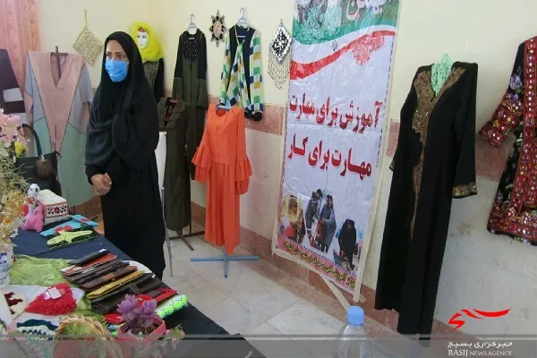 بازدید فرمانده ناحیه مقاومت بسیج کنارک از نمایشگاه دستاورد‌های کارگاه اقتصاد مقاومتی