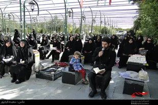 غبارروبی و عطرافشانی مزار شهدای همدان