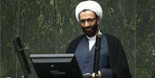 دیدار آیت الله رئیسی با مردم و شنیدن حرف&zwnj;های هموطنان امر بدیع بود