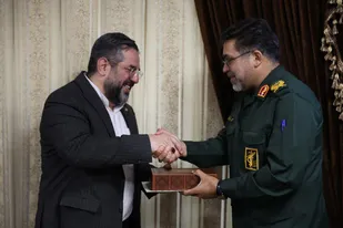 دیدار فرمانده سپاه انصارالحسین(ع) با مدیر شعب بانک ملی استان همدان