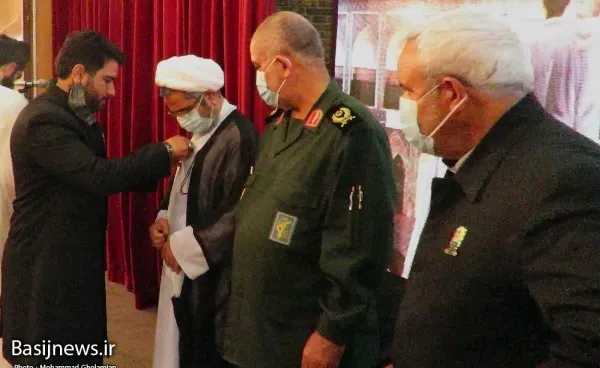 جشن میلاد امام رضا (ع) در بوشهر برگزار شد/ اعطای نشان خدمت رضوی به مدیران سپاه استان بوشهر