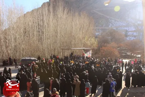 همایش پیاده روی خانوادگی در روستای گردشگری دهچشمه استان چهارمحال و بختیاری