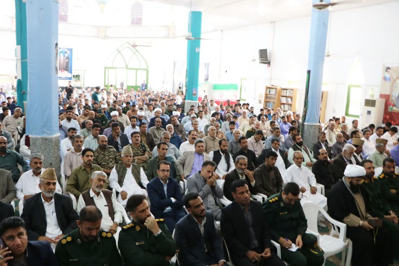 تکریم و معارفه فرمانده سپاه شهرستان ریگان برگزار شد؛ سرهنگ حکیم‌نیا سکان‌دار سپاه ریگان شد