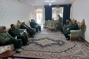 دیدار با خانواده معظم شهدا، محضر کسب فیض و وظیفه خدمتگزاری برای ادای دین به مقام والای شهدا است